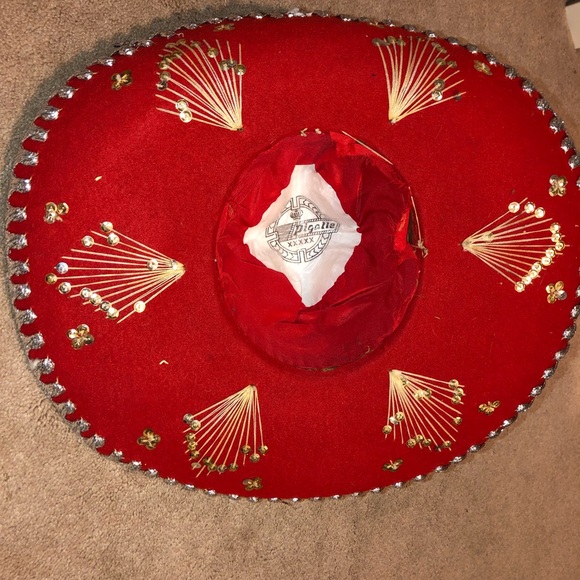 Three Sombreros - Picture 3 of 8